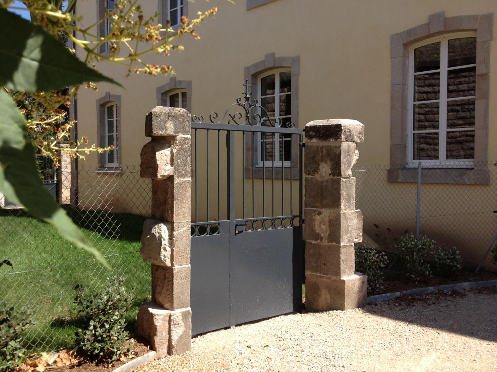 Le 1837 Aparthotel Saint-Affrique Exterior foto